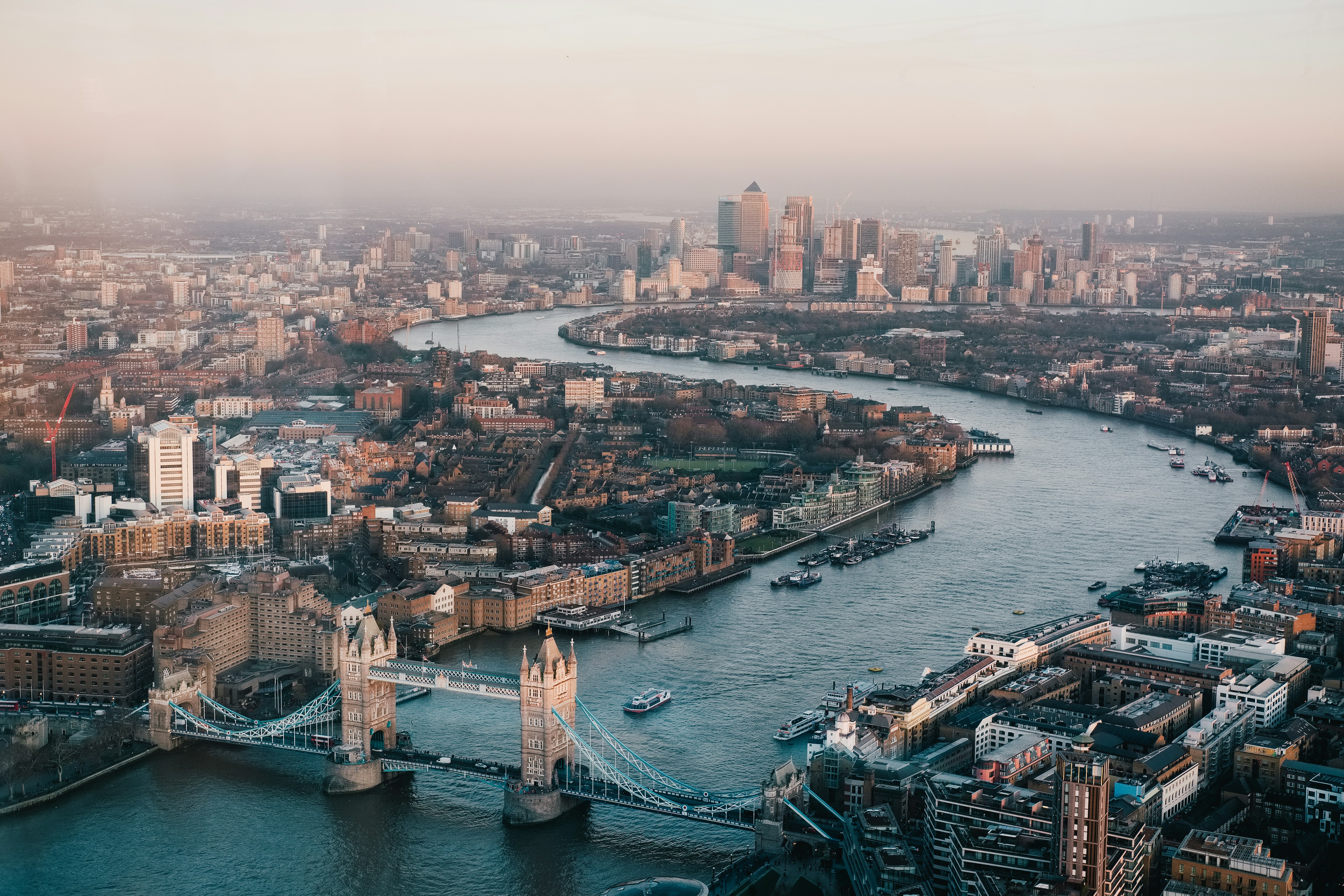 The Big Ben clock tower and the Houses of Parliament in London